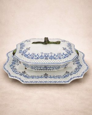 Sopera francesa de porcelana Gien, finales del siglo XIX